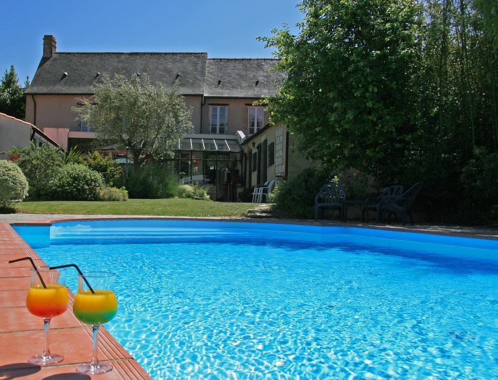 Hotel Domaine Le Martinet, The Originals Relais Bouin  Exterior foto